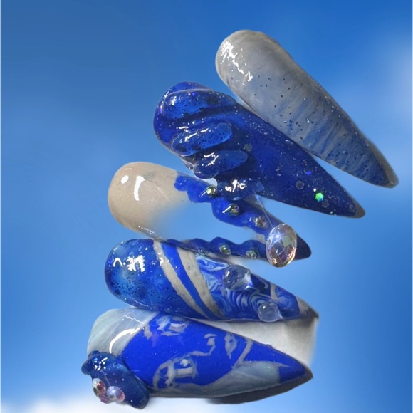 Blue oceanic nails - Picture 3 of 3